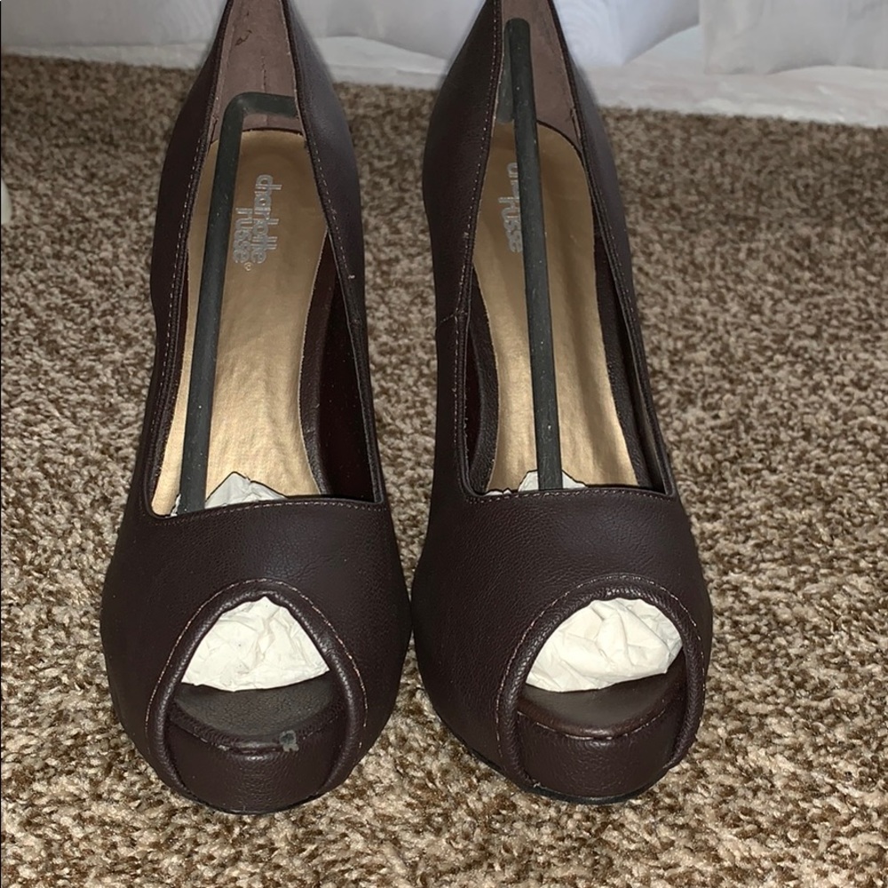 Heels/Platforms - Picture 2 of 6